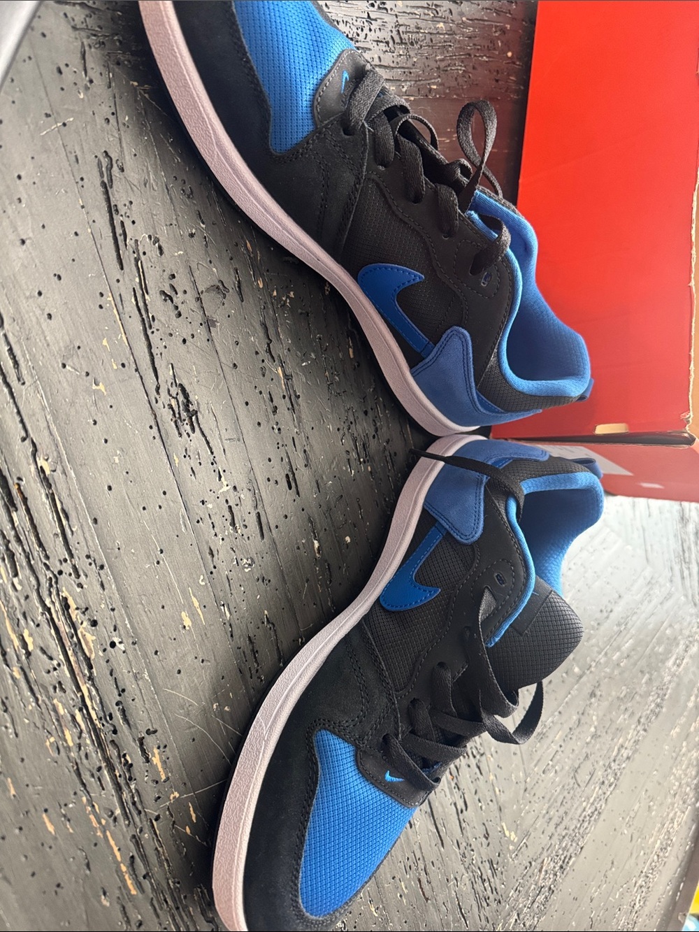 Men's Nike Black and Blue Athletic Skate board sneakers